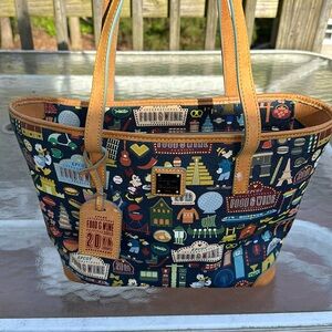 Disney Parks 2015 Dooney and Bourke Epcot food and wine bag